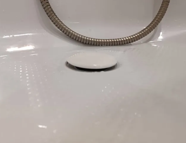 Пробка для ванны акриловая без уплотнителя Белая