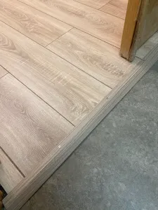 Порог разноуровневый ПР 04.900.084 Дуб универсальный