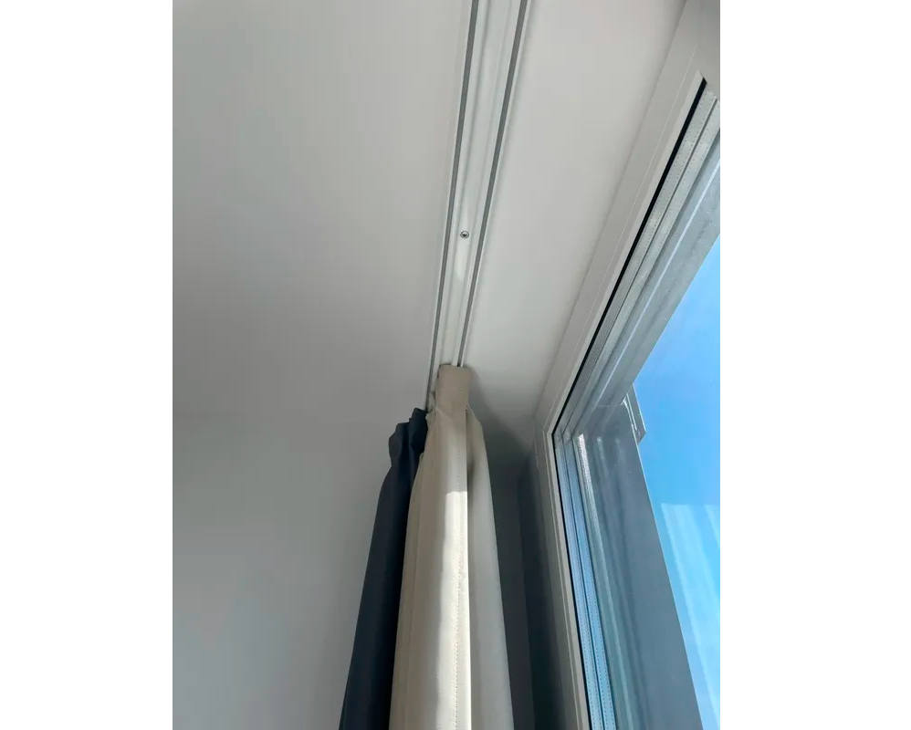 Карниз трехрядный алюминиевый ТРЭК УЮТ 3,0м Черный